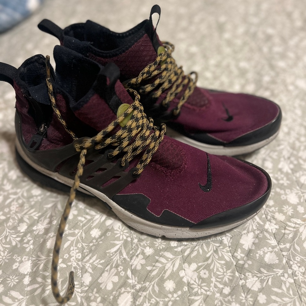Nike Maroon and Black Sport Sneakers